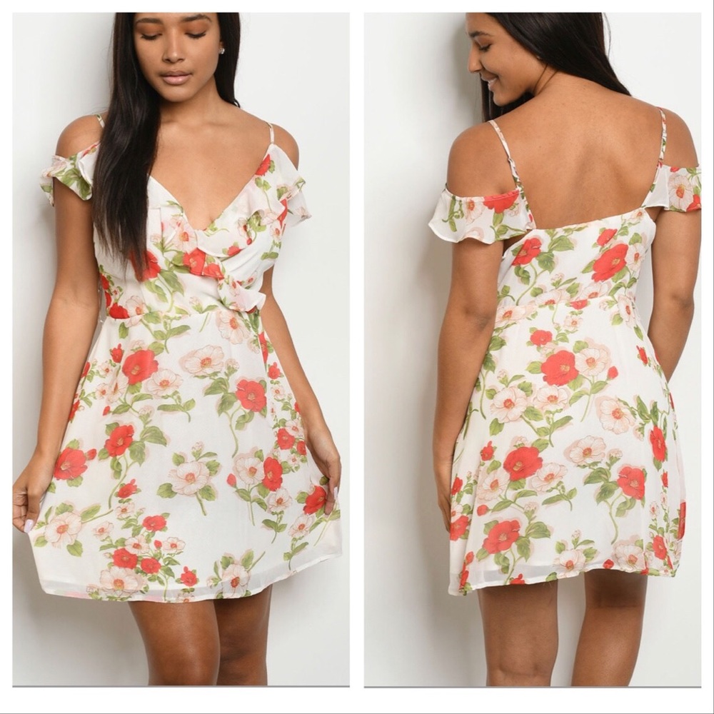 💕Beautiful & Fun Floral Summer Dress💕 - Picture 1 of 7